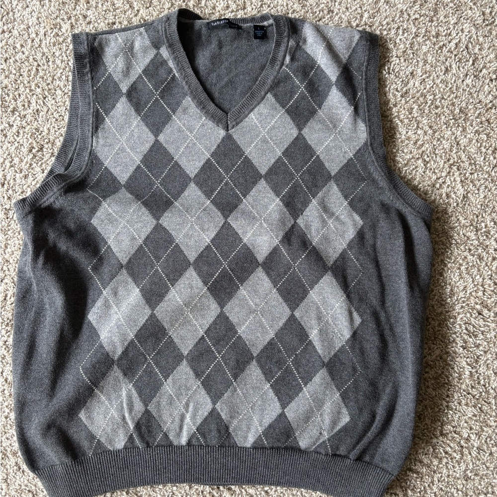 Van Heusen Charcoal and Light Gray Argyle Vest